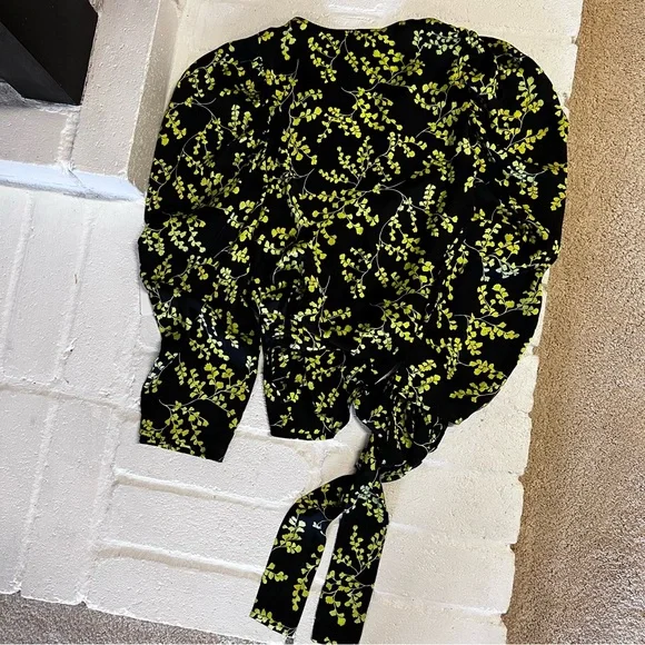 Leith Blouse • Size XL - Picture 3 of 5